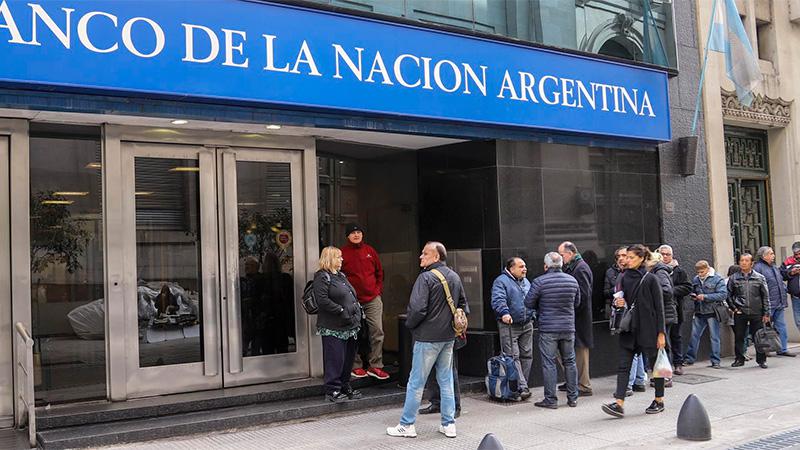 colas en el banco