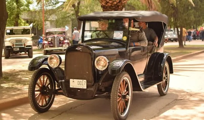 Fiat 1899 participaron además el Chevrolet 1923 de los sunchalenses Juan Carlos Bonetto